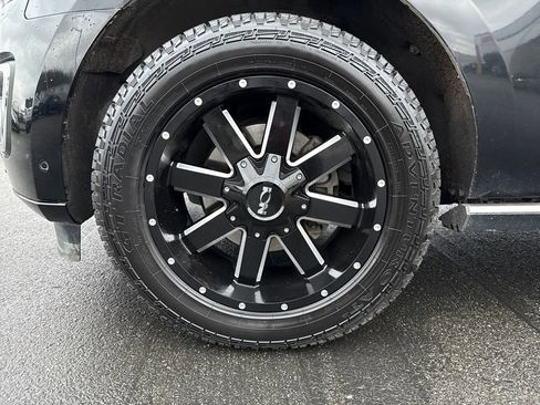 Used 2018 Ford Expedition Platinum image 32