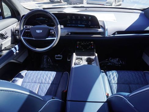 New 2026 Cadillac Vistiq Premium Luxury image 11