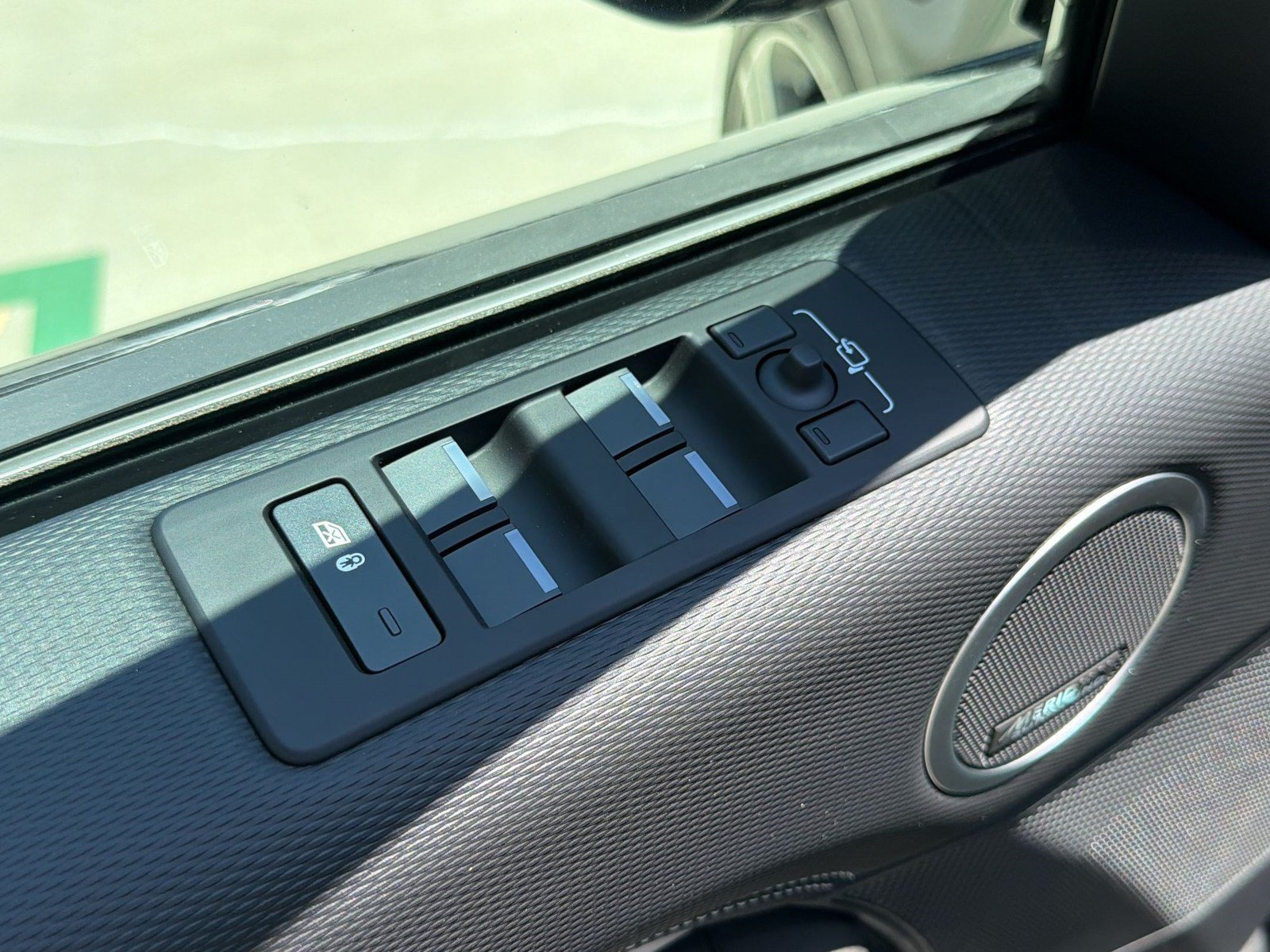 New 2026 Land Rover Discovery Limited Edition AWD/4WD image 15