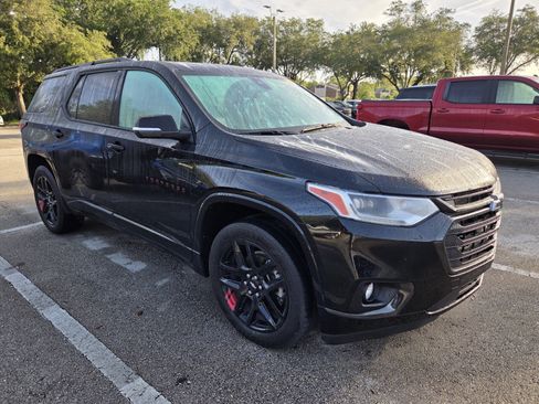 Used 2021 Chevrolet Traverse Premier w/ Redline Edition FWD image 2