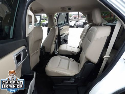 Certified 2022 Ford Explorer XLT w/ Equipment Group 202A RWD image 31