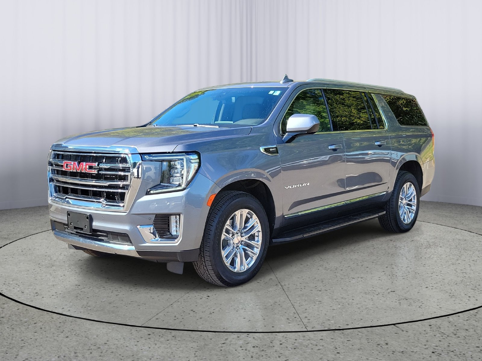 Used 2021 GMC Yukon XL SLT w/ Rear Media and Nav Package AWD/4WD image 5