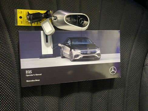 Used 2023 Mercedes-Benz EQS 450+ 4MATIC Sedan image 4
