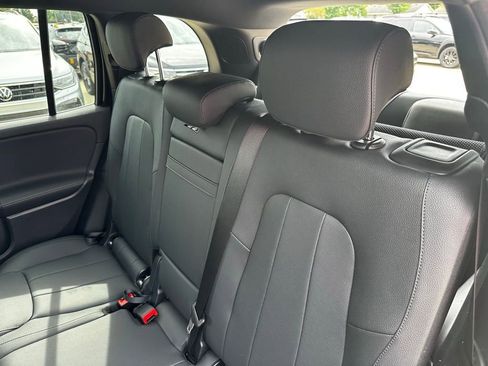 Used 2024 Mercedes-Benz EQB 300 4MATIC image 34