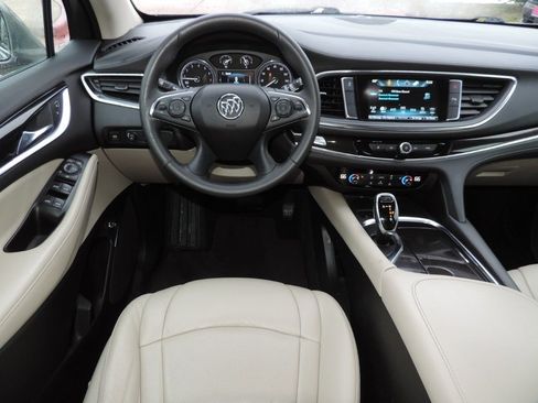 Used 2018 Buick Enclave Essence FWD image 22