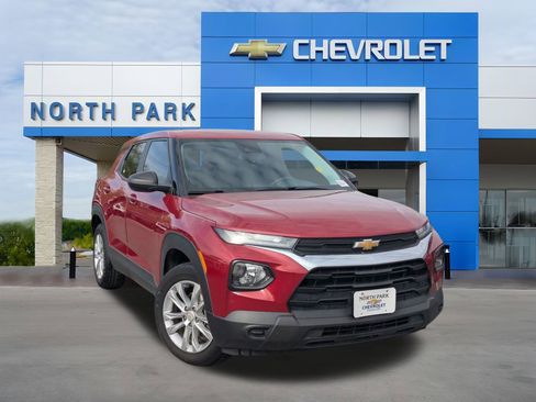 Used 2021 Chevrolet TrailBlazer LS image 1