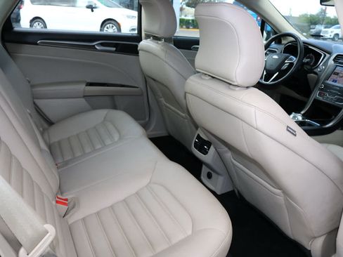 Used 2019 Ford Fusion SEL FWD image 23
