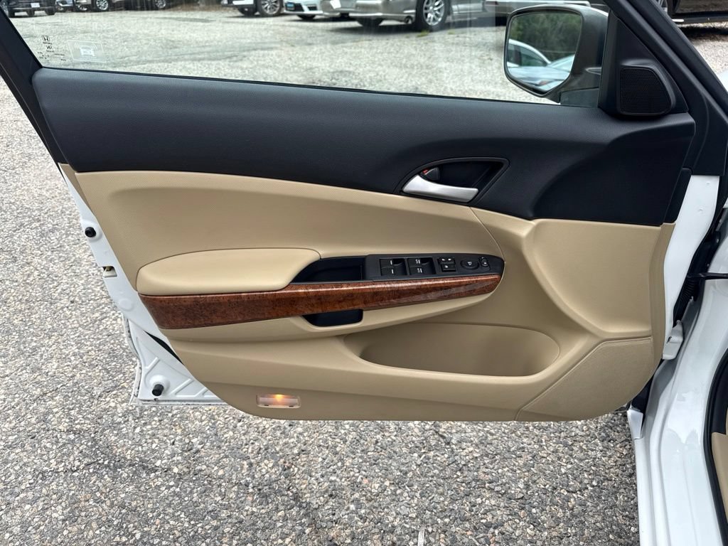 Used 2011 Honda Accord EX image 12
