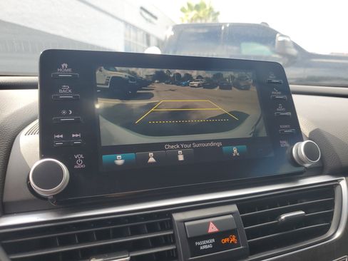 Used 2019 Honda Accord Touring image 21