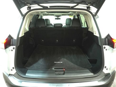 Used 2021 Nissan Rogue SV w/ Premium Package AWD/4WD image 6