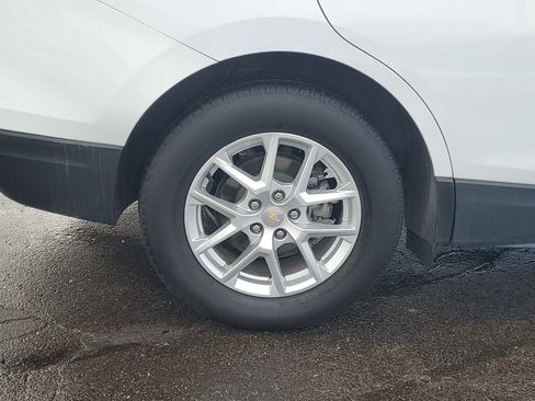 Used 2023 Chevrolet Equinox LS image 5