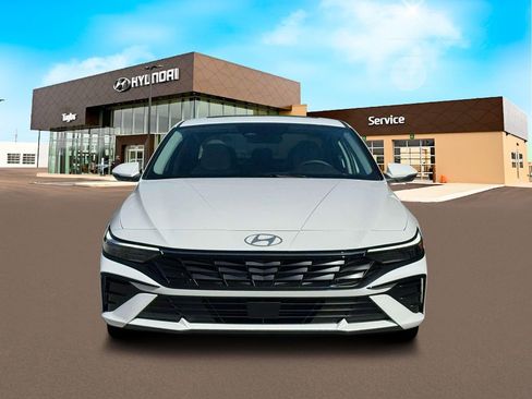 New 2026 Hyundai Elantra Limited FWD image 12