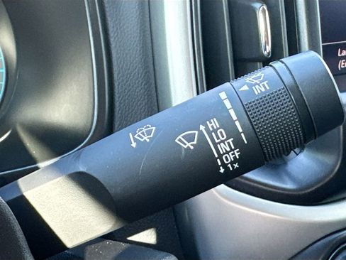 Used 2020 Chevrolet Colorado LT w/ Safety Package image 15