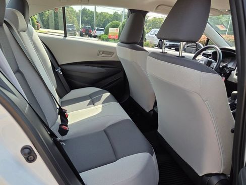 Used 2025 Toyota Corolla LE FWD image 14