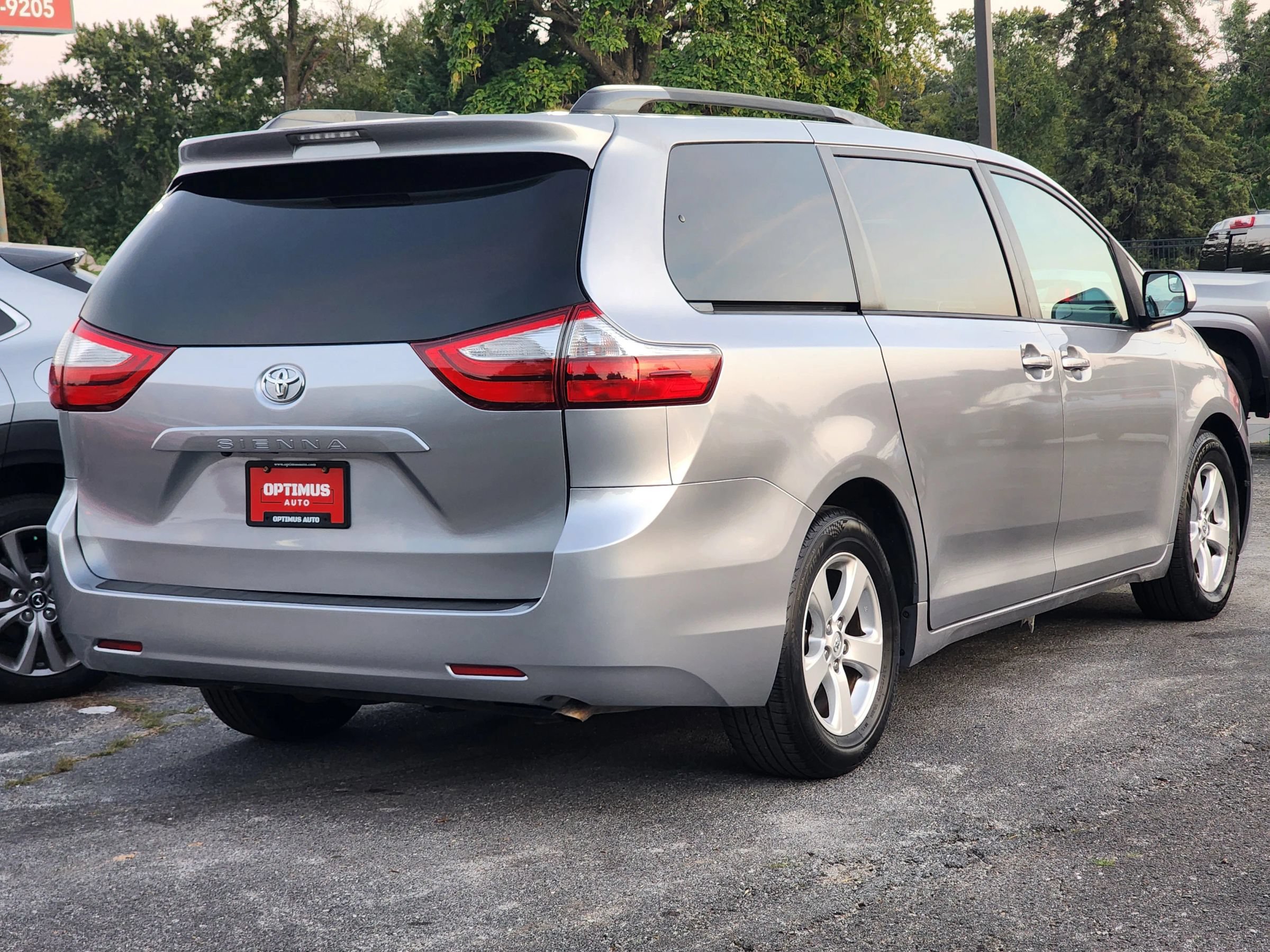 Used 2017 Toyota Sienna LE FWD image 5