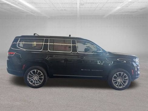 Used 2022 Jeep Grand Wagoneer Series II w/ Premium Group II AWD/4WD image 16