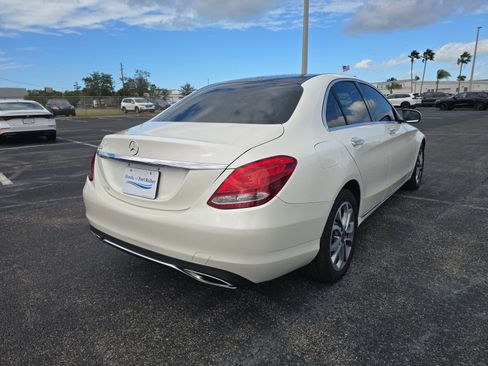 Used 2018 Mercedes-Benz C 300 4MATIC Sedan image 4