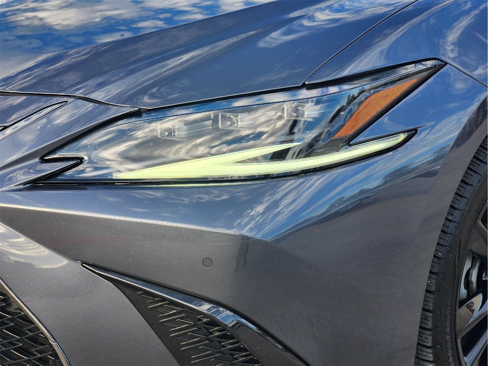 Used 2022 Lexus ES 300h F Sport w/ Accessory Package 2 FWD image 8