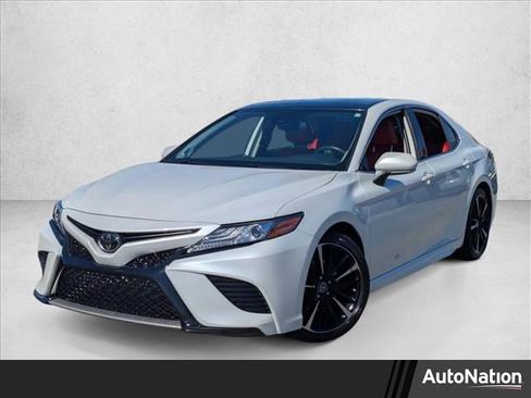 Used 2019 Toyota Camry XSE image 1