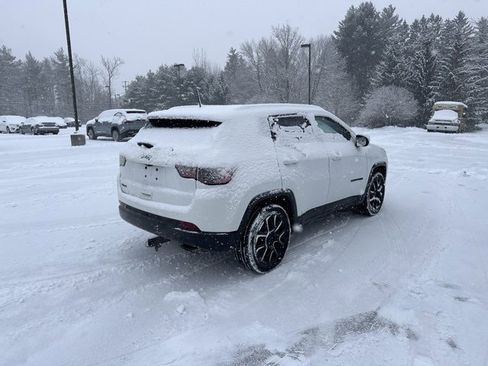 Used 2022 Jeep Compass Altitude image 3