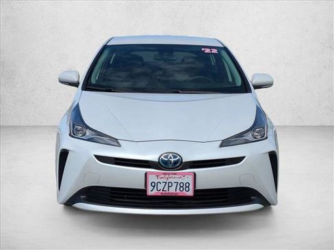 Used 2022 Toyota Prius L Eco FWD image 2