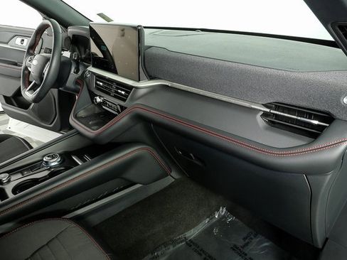 Used 2025 Ford Explorer ST-Line w/ Premium Package image 23