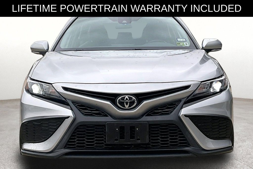 Used 2022 Toyota Camry SE w/ Cold Weather Package AWD/4WD image 4