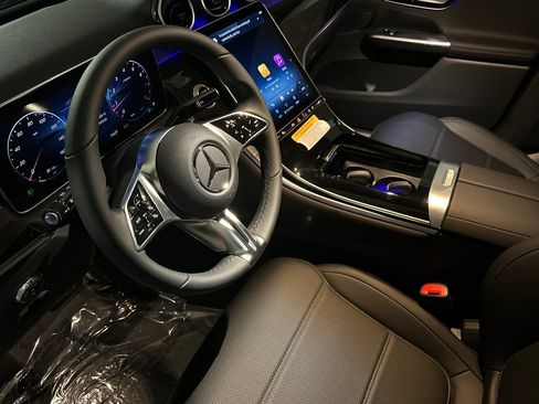 New 2026 Mercedes-Benz GLC 300 image 9
