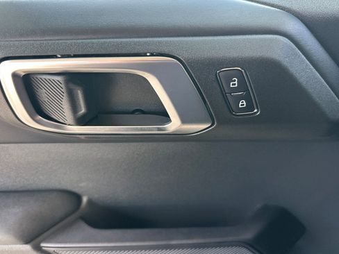 New 2025 Ford Bronco Badlands image 11