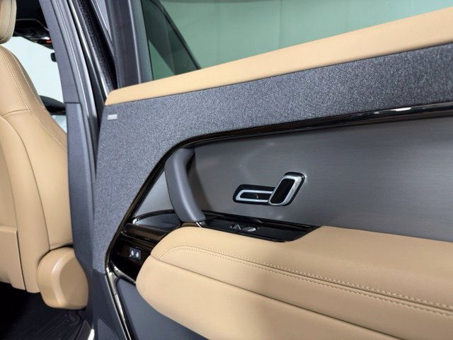New 2027 Land Rover Range Rover Sport SE AWD/4WD image 18