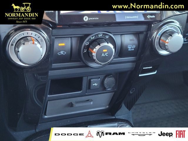 Used 2024 Toyota 4Runner TRD Off-Road Premium AWD/4WD image 11