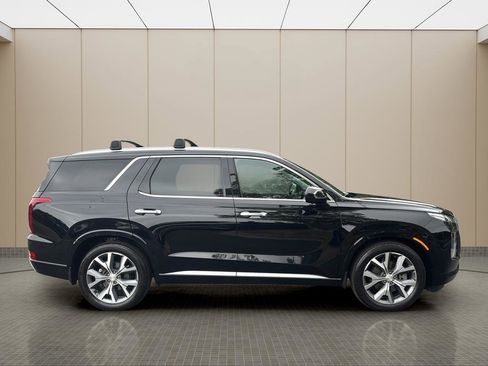 Used 2022 Hyundai Palisade Limited w/ Winter Package AWD/4WD image 6