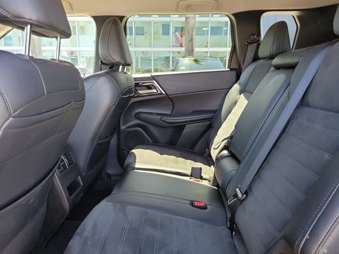 Used 2024 Mitsubishi Outlander SE FWD image 15