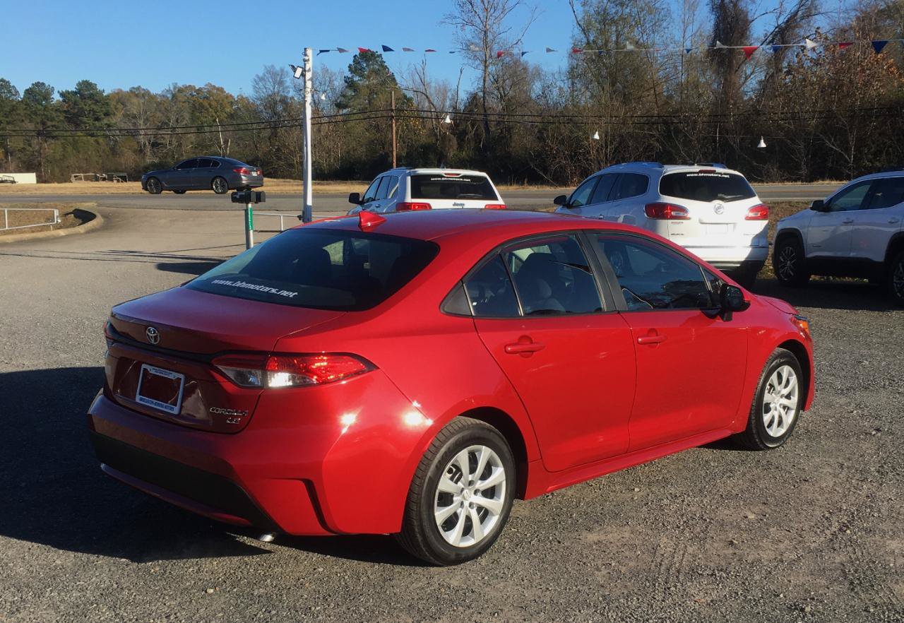Used 2020 Toyota Corolla LE FWD image 5