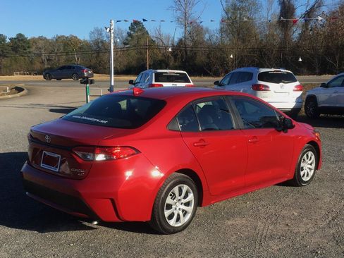 Used 2020 Toyota Corolla LE FWD image 5