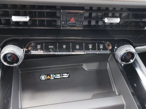 New 2026 Chevrolet Tahoe High Country AWD/4WD image 13