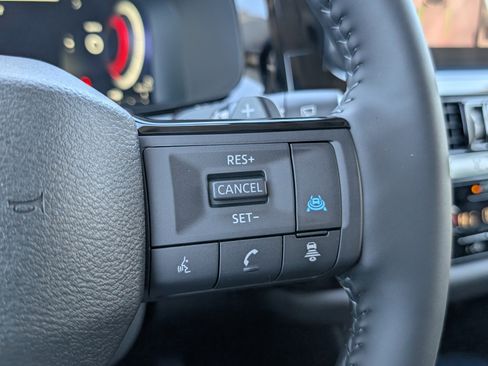 New 2026 Nissan Pathfinder Platinum AWD/4WD image 15