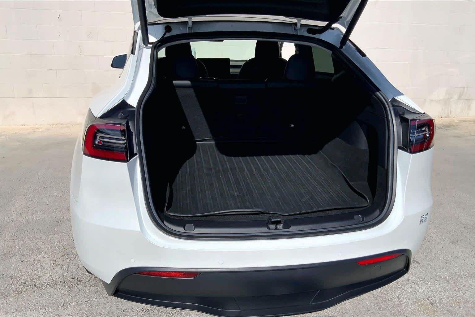 Used 2021 Tesla Model Y Long Range AWD/4WD image 18