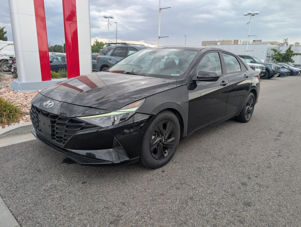 Used 2023 Hyundai Elantra SEL FWD image 3