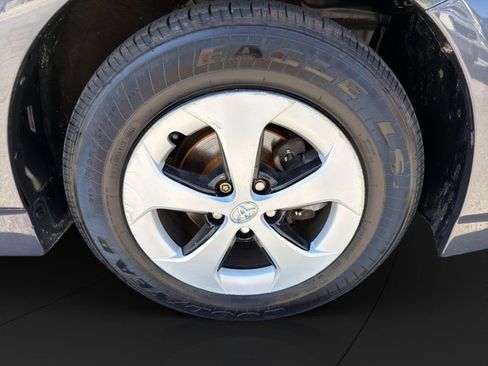 Used 2014 Toyota Prius Three FWD image 24