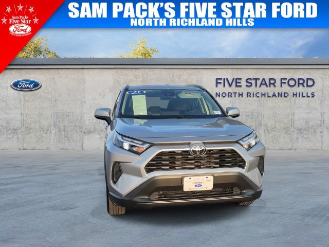 Used 2025 Toyota RAV4 XLE w/ Convenience Package AWD/4WD image 3