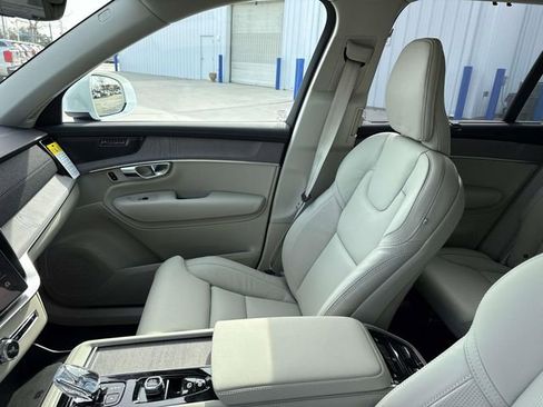 New 2026 Volvo XC90 B6 Ultra w/ Protection Package AWD/4WD image 17