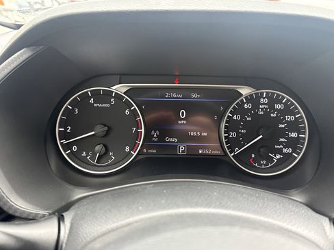 New 2025 Nissan Sentra SR FWD image 11