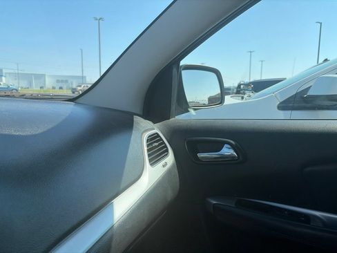 Used 2016 Dodge Journey SXT FWD image 15