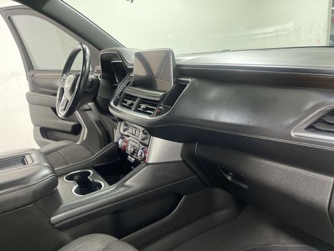Used 2022 GMC Yukon XL SLE w/ Gmc Pro Safety Plus Package AWD/4WD image 27