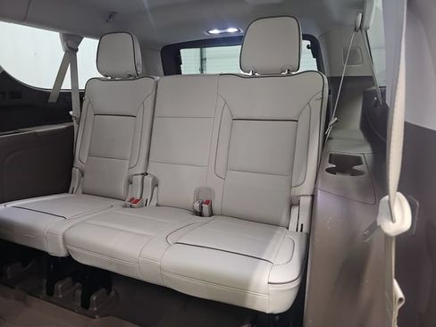 Used 2023 GMC Yukon XL Denali AWD/4WD image 38