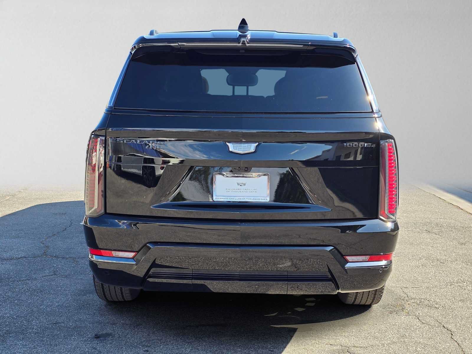 New 2026 Cadillac Escalade IQL Sport 2 w/ LPO, ONYX Package AWD/4WD image 4