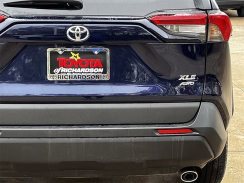 Used 2023 Toyota RAV4 XLE Premium image 6