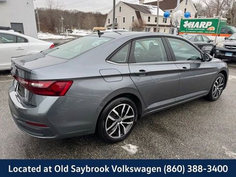 Certified 2025 Volkswagen Jetta SE image 5