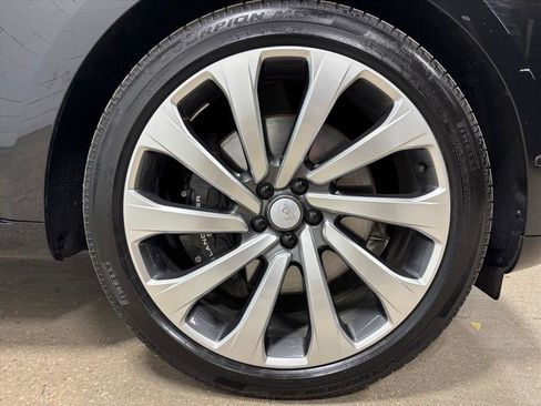 Used 2025 Land Rover Range Rover Long Wheelbase Autobiography image 11